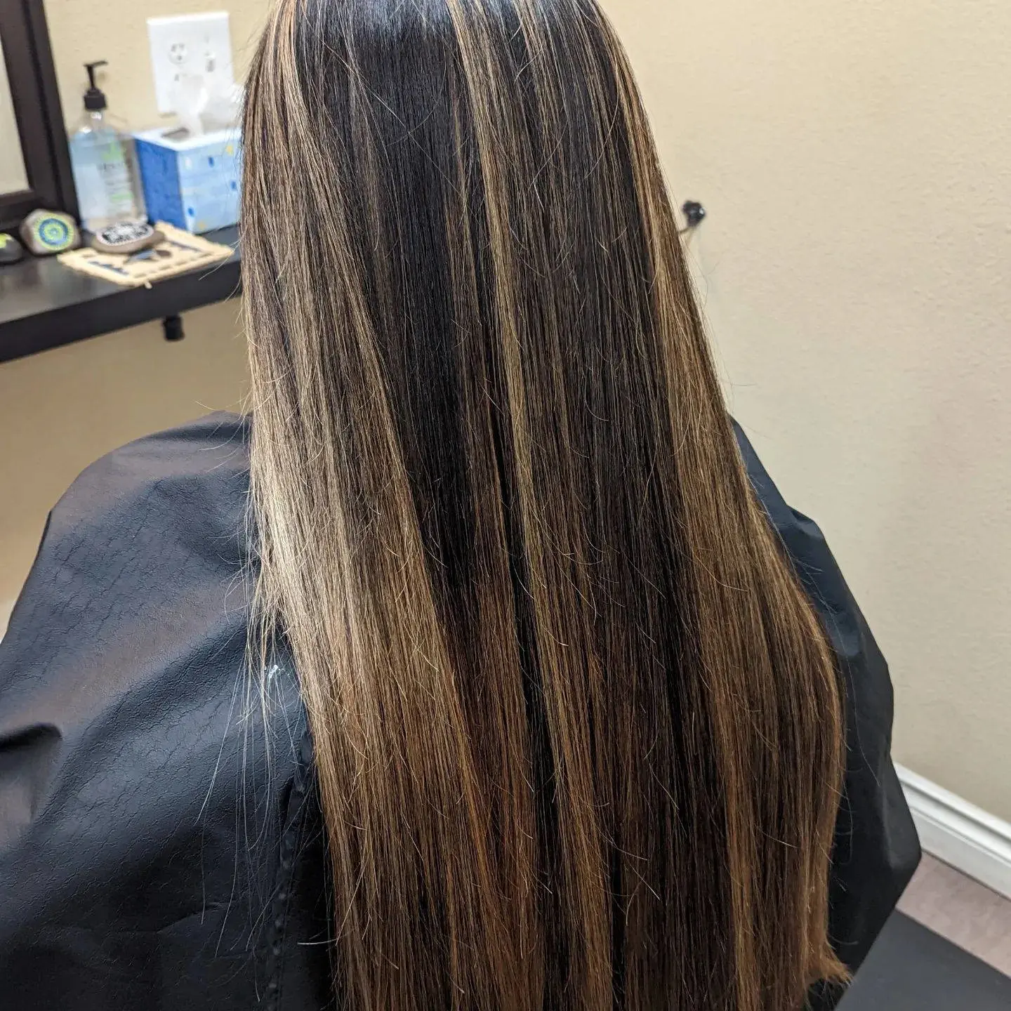Image of balayage hair color repaired at a hair salon in Redmond Oregon